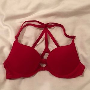 Red VS Bra. Neverworn.